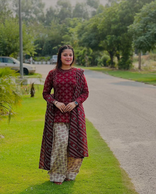 PRINT LAWN 3 PIECE UNSTICHED SUIT FOR SUMMER 2025